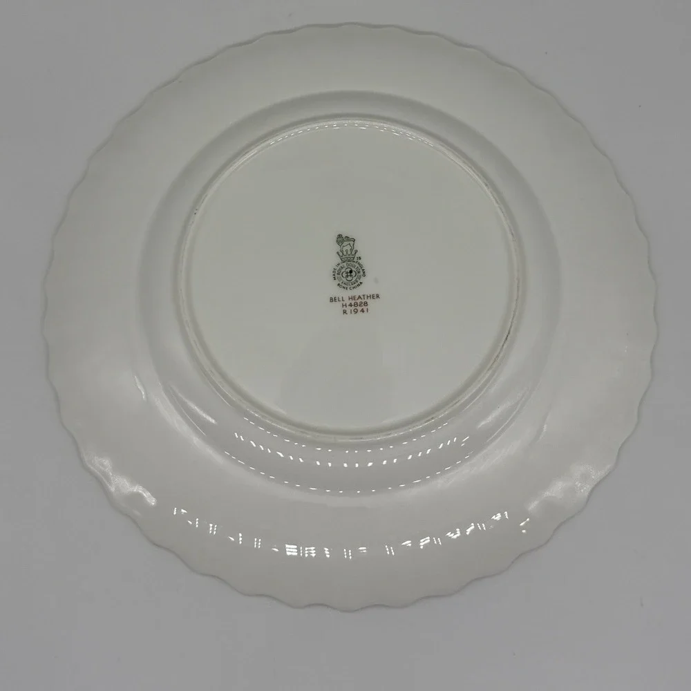 Royal Doulton Bell Heather H4828 Dinner Plate Scalloped Swirl Bone China England
